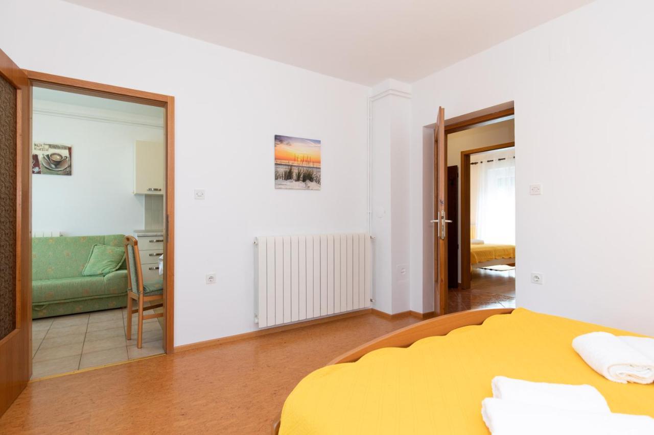 Ferienwohnung Justic Krk Town Exterior foto